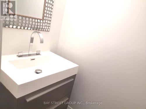 24 Avondale Crescent, Markham (Markham Village), ON - Indoor Photo Showing Bathroom