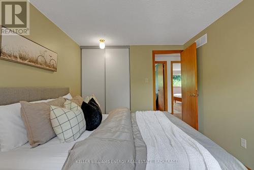 412 Aztec Drive, Oshawa (Mclaughlin), ON - Indoor Photo Showing Bedroom