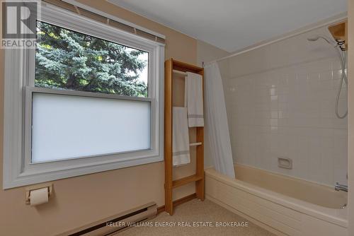 412 Aztec Drive, Oshawa (Mclaughlin), ON - Indoor Photo Showing Bathroom