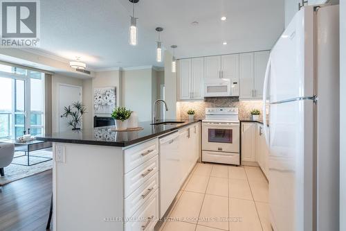 906 - 50 Hall Road, Halton Hills (Georgetown), ON - Indoor Photo Showing Kitchen With Upgraded Kitchen