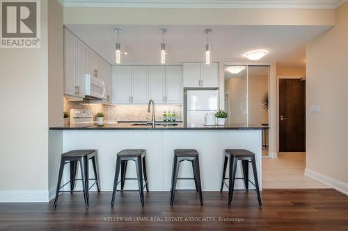 906 - 50 Hall Road, Halton Hills (Georgetown), ON - Indoor Photo Showing Kitchen With Upgraded Kitchen