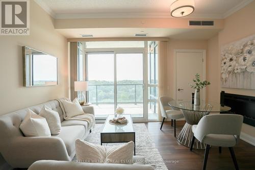 906 - 50 Hall Road, Halton Hills (Georgetown), ON - Indoor Photo Showing Living Room