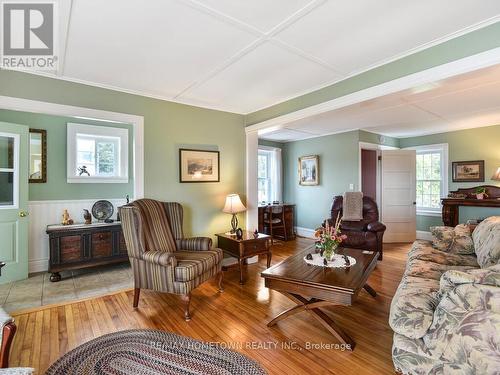 92 Water Street E, Brockville, ON - Indoor Photo Showing Living Room