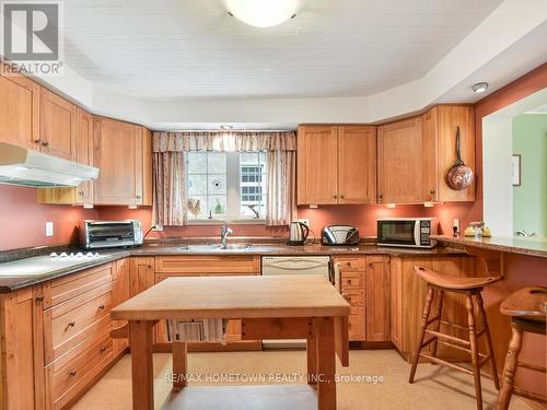 92 Water Street E, Brockville, ON - Indoor Photo Showing Kitchen With Double Sink