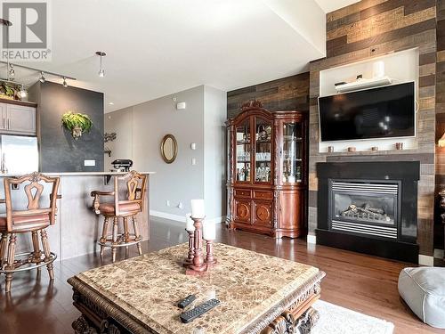 5803 Lakeshore Drive Unit# 3, Osoyoos, BC - Indoor Photo Showing Living Room With Fireplace