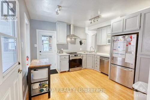 512 Mcleod Street, Ottawa, ON - Indoor Photo Showing Kitchen