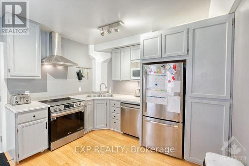 512 Mcleod Street, Ottawa, ON - Indoor Photo Showing Kitchen