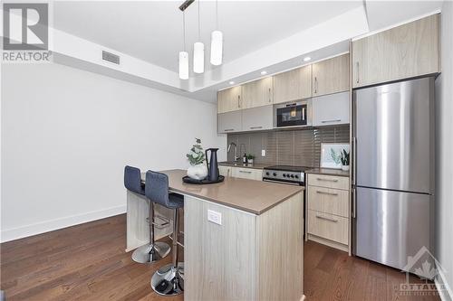 255 Bay Street Unit#612, Ottawa, ON - Indoor Photo Showing Kitchen