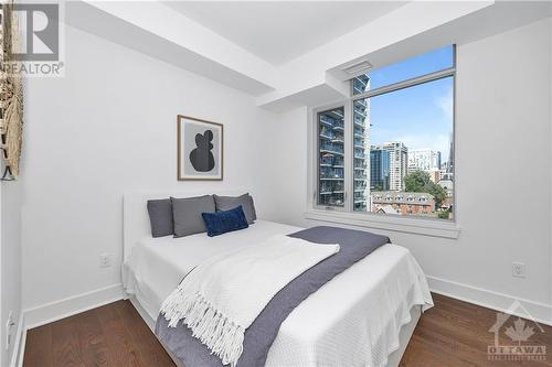 255 Bay Street Unit#612, Ottawa, ON - Indoor Photo Showing Bedroom