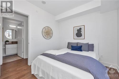 255 Bay Street Unit#612, Ottawa, ON - Indoor Photo Showing Bedroom