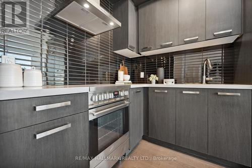 S216 - 120 Bayview Avenue, Toronto (Waterfront Communities), ON - Indoor Photo Showing Kitchen