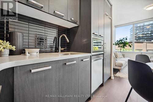 S216 - 120 Bayview Avenue, Toronto (Waterfront Communities), ON - Indoor Photo Showing Kitchen