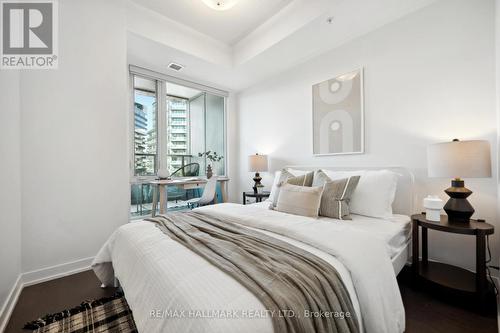 S216 - 120 Bayview Avenue, Toronto (Waterfront Communities), ON - Indoor Photo Showing Bedroom