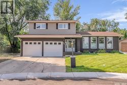 122 Meglund PLACE  Saskatoon, SK S7H 4Z7