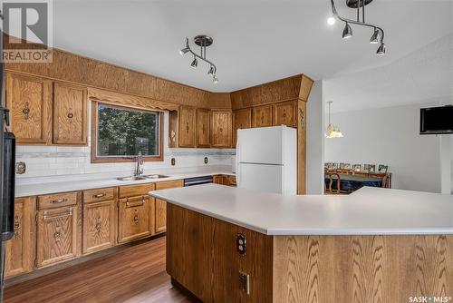 122 Meglund Place, Saskatoon, SK - Indoor Photo Showing Kitchen With Double Sink