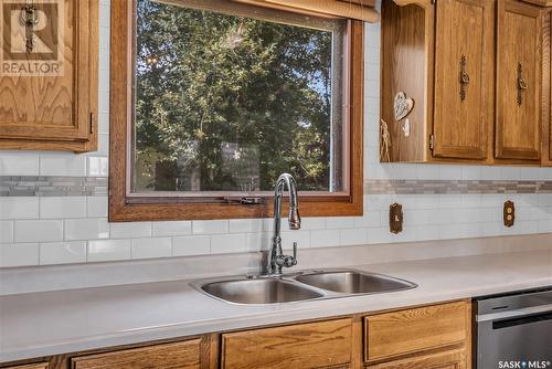 122 Meglund Place, Saskatoon, SK - Indoor Photo Showing Kitchen With Double Sink