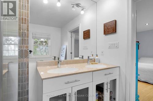 49 Naomee Crescent, London, ON - Indoor Photo Showing Bathroom