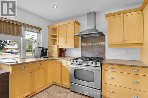 49 Naomee Crescent, London, ON - Indoor Photo Showing Kitchen