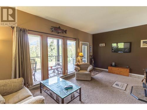 1283 Riondel Road, Riondel, BC - Indoor Photo Showing Living Room