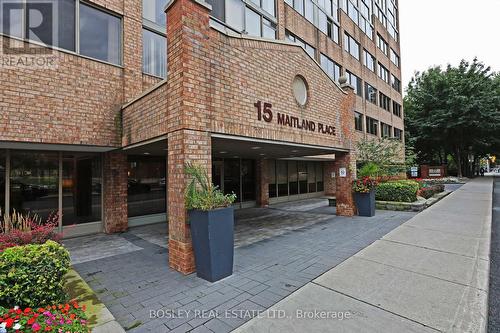 2106 - 15 Maitland Place, Toronto, ON - Outdoor