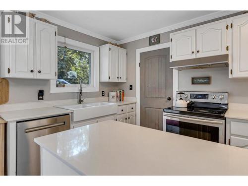 9742 Blackwater Road, Prince George, BC - Indoor Photo Showing Kitchen