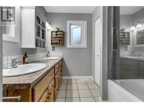 9742 Blackwater Road, Prince George, BC - Indoor Photo Showing Bathroom