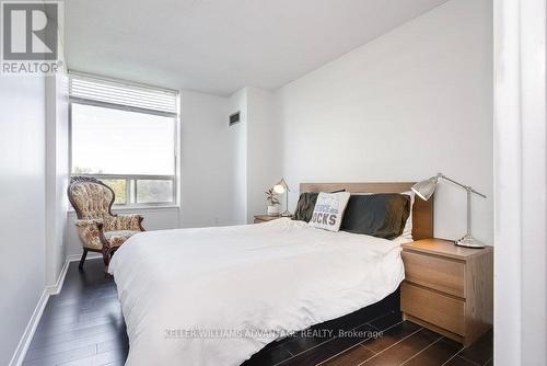 522 - 3 Greystone Walk Drive, Toronto (Kennedy Park), ON - Indoor Photo Showing Bedroom