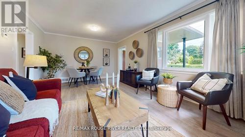 441 Rouge Hills Drive, Toronto (Rouge), ON - Indoor Photo Showing Living Room