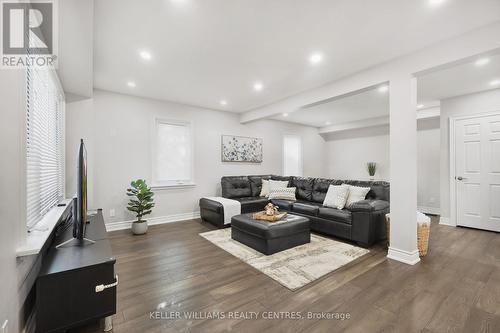 5992 19Th Avenue, Markham, ON - Indoor Photo Showing Living Room