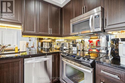 202 - 3563 Lake Shore Boulevard W, Toronto (Long Branch), ON - Indoor Photo Showing Kitchen With Double Sink With Upgraded Kitchen