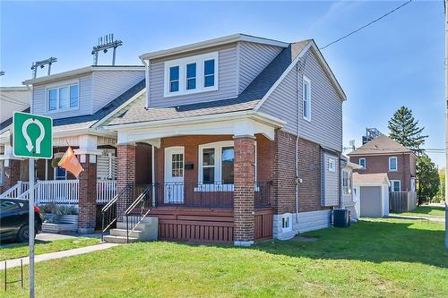 145 Connaught Avenue N, Hamilton, ON - Outdoor