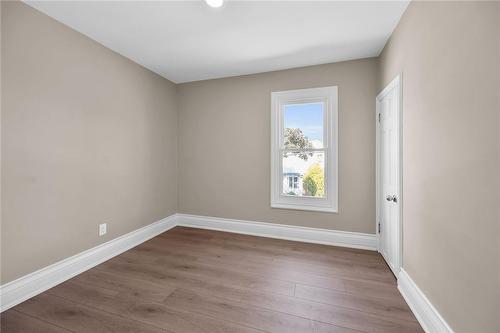 145 Connaught Avenue N, Hamilton, ON - Indoor Photo Showing Other Room