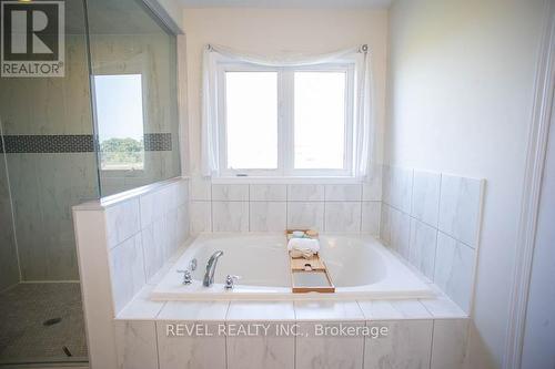 8 Turnbull Drive, Brantford, ON - Indoor Photo Showing Bathroom