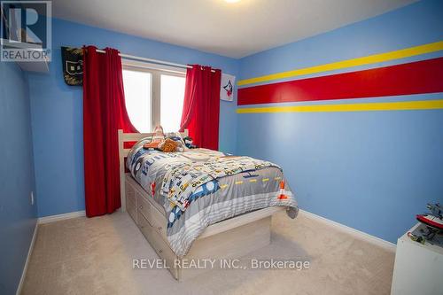 8 Turnbull Drive, Brantford, ON - Indoor Photo Showing Bedroom