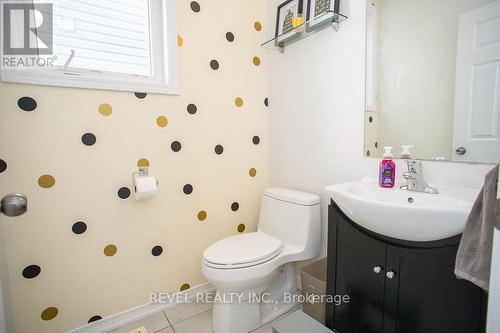 8 Turnbull Drive, Brantford, ON - Indoor Photo Showing Bathroom