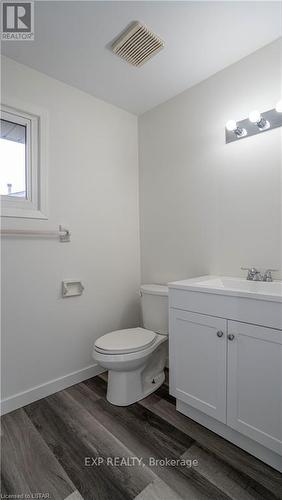 34 - 595 Third Street, London, ON - Indoor Photo Showing Bathroom