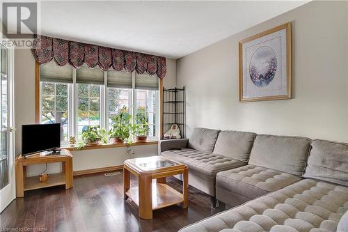 71 Alexander Avenue Unit# Upper, Cambridge, ON - Indoor Photo Showing Living Room