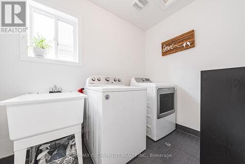 208 Lormont Boulevard, Hamilton, ON - Indoor Photo Showing Laundry Room