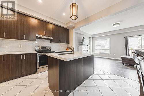 208 Lormont Boulevard, Hamilton (Stoney Creek Mountain), ON - Indoor Photo Showing Kitchen With Upgraded Kitchen