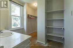 Primary Ensuite/Walk in closet - 