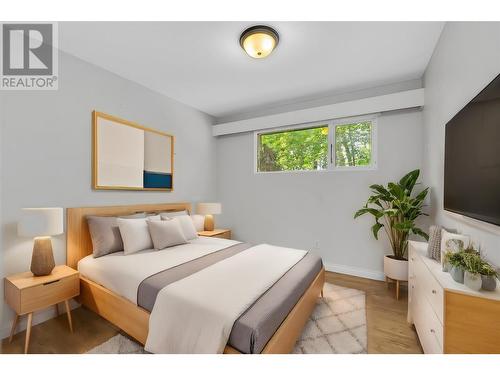 563 Poplar Road, Kelowna, BC - Indoor Photo Showing Bedroom