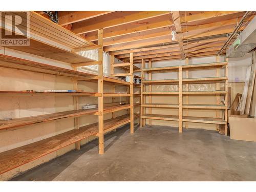 563 Poplar Road, Kelowna, BC - Indoor Photo Showing Garage