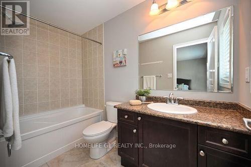 276 Ellen Davidson Drive, Oakville, ON - Indoor Photo Showing Bathroom