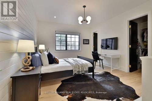 501 Rattray Park Drive, Mississauga (Clarkson), ON - Indoor Photo Showing Bedroom