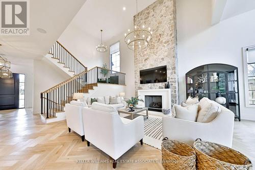 501 Rattray Park Drive, Mississauga, ON - Indoor Photo Showing Living Room With Fireplace