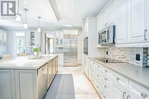 645 Canyon Street, Mississauga (Lorne Park), ON - Indoor Photo Showing Kitchen With Upgraded Kitchen