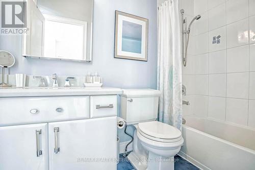 645 Canyon Street, Mississauga, ON - Indoor Photo Showing Bathroom