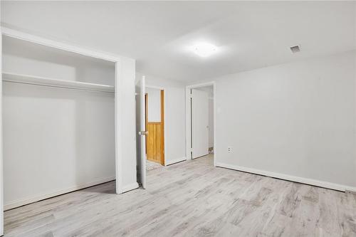 77 Greenford Drive, Hamilton, ON - Indoor Photo Showing Other Room