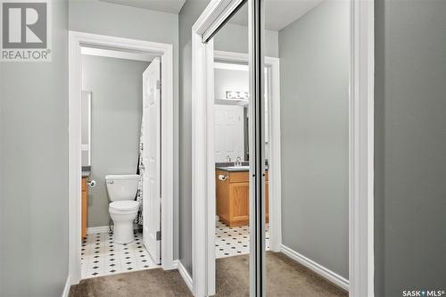 17 110 Banyan Crescent, Saskatoon, SK - Indoor Photo Showing Bathroom