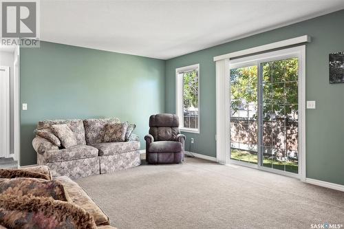 17 110 Banyan Crescent, Saskatoon, SK - Indoor Photo Showing Living Room